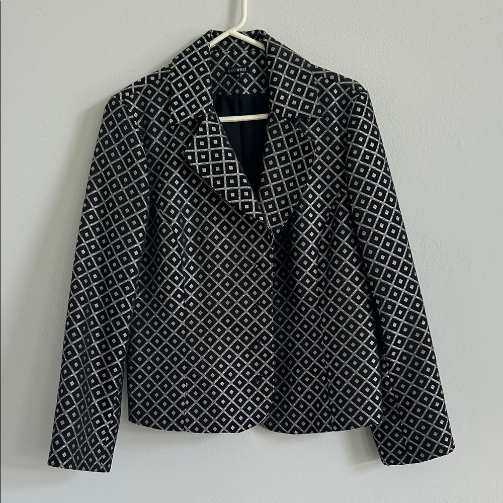 Elegant Black and White Geometric Blazer